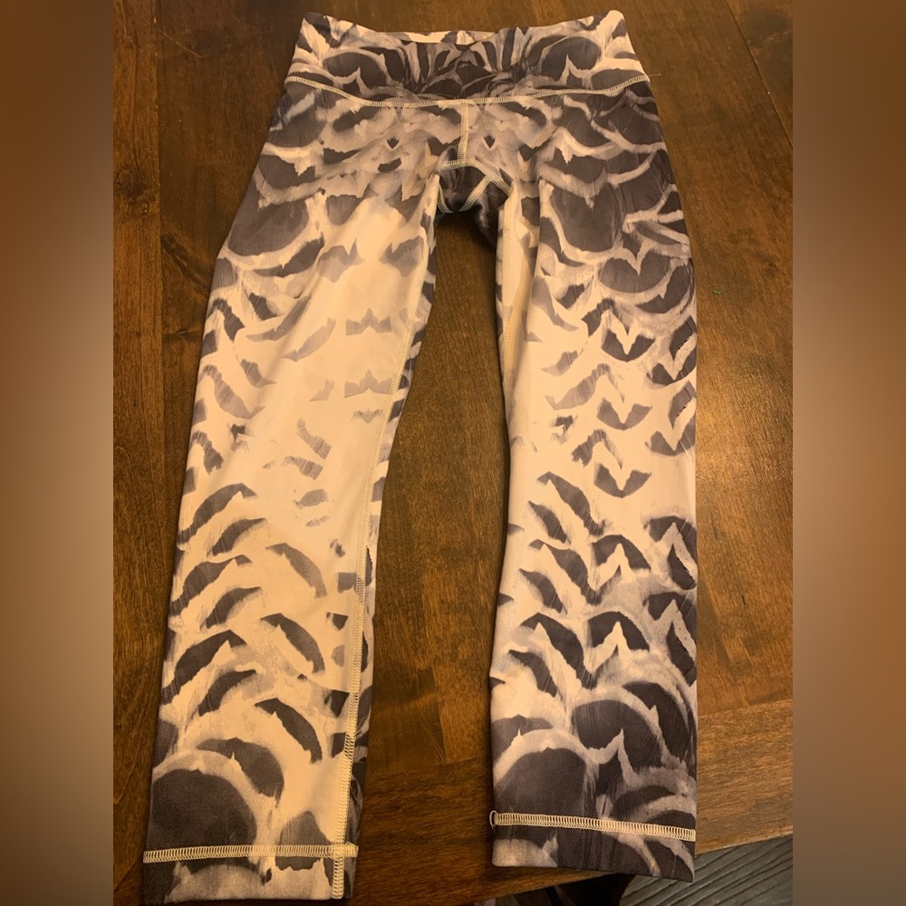lululemon athletica Gray and Cream Cropped Pants - size 4